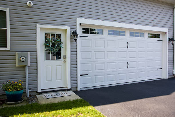 24/7 Emergency Garage Door Roller Replacement experts in North Muskegon, MI